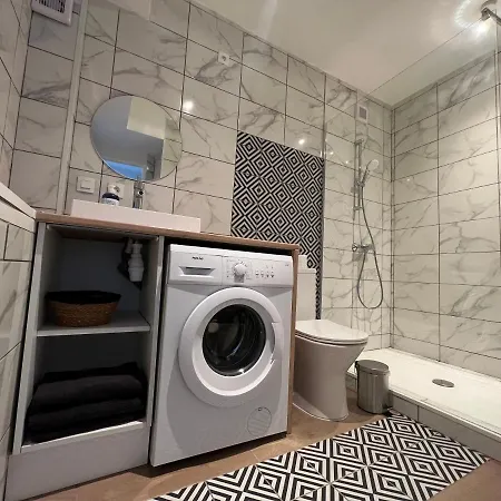 Totoro @ Free Parking/wifi/draps Apartment *