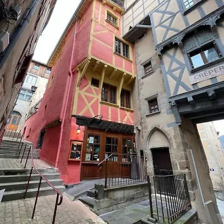 Totoro @ Free Parking/wifi/draps Thiers